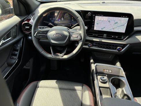 Used 2026 Chevrolet Equinox RS w/ Convenience Package III image 21