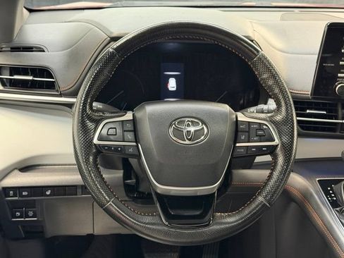 Used 2022 Toyota Sienna XLE FWD image 6