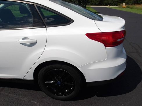 Used 2017 Ford Focus SE FWD image 33