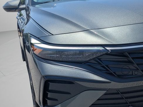 New 2026 Hyundai Elantra Limited FWD image 11