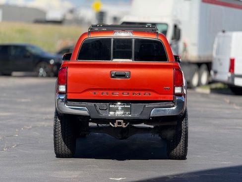 Used 2016 Toyota Tacoma TRD Off-Road w/ Towing Package AWD/4WD image 6