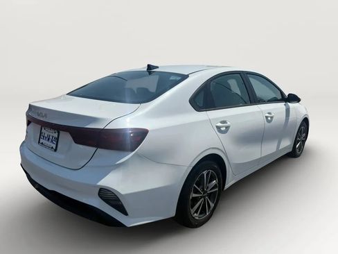 Used 2023 Kia Forte LXS FWD image 3