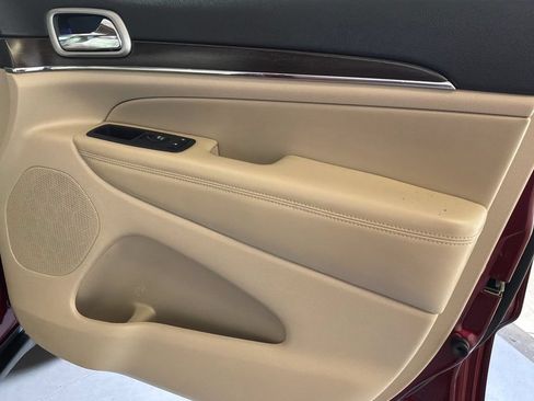 Certified 2018 Jeep Grand Cherokee Limited AWD/4WD image 22