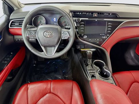 Used 2018 Toyota Camry XSE w/ Driver Assist Package FWD image 3