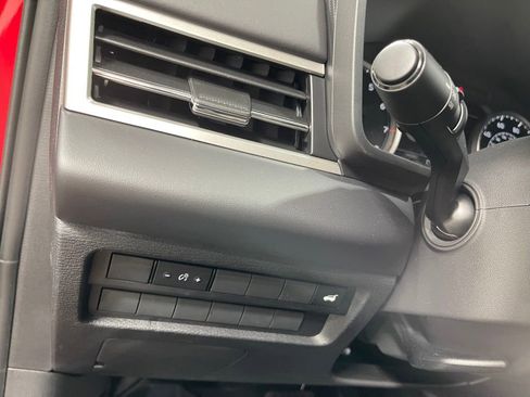 New 2026 Mitsubishi Outlander SE image 7