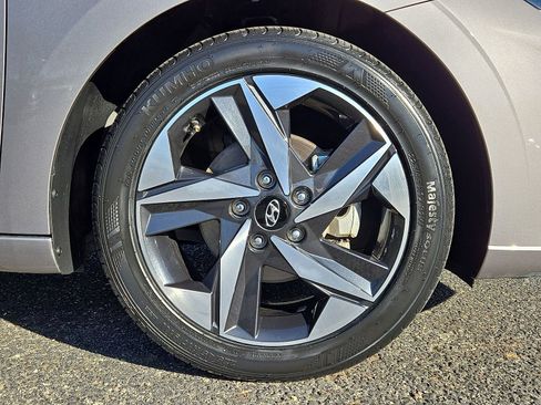 Certified 2023 Hyundai Elantra SEL w/ Convenience Package image 33