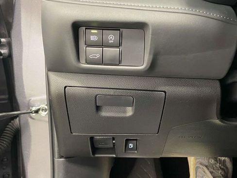 Used 2024 Toyota Highlander LE image 21