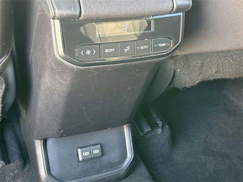 Used 2023 Toyota Highlander LE image 40