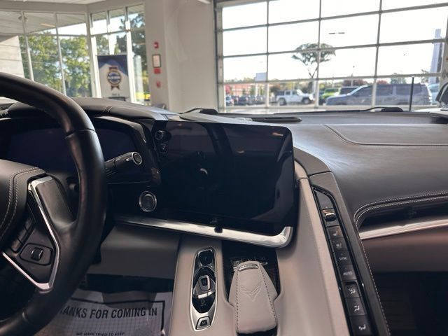 Used 2021 Chevrolet Corvette Stingray Premium Conv w/ Z51 Performance Package RWD image 28
