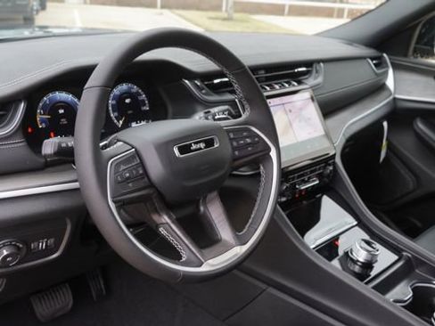 New 2025 Jeep Grand Cherokee L Limited w/ Black Appearance Package image 20