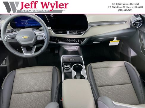 New 2026 Chevrolet Equinox LT w/ Convenience Package II FWD image 19