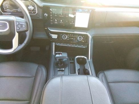 Used 2024 GMC Sierra 1500 Denali w/ Denali Reserve Package image 11