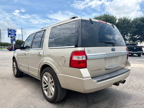 Used 2017 Ford Expedition Platinum RWD image 5
