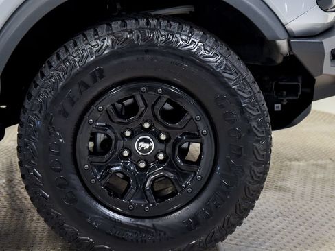 Used 2023 Ford Bronco Wildtrak AWD/4WD image 15