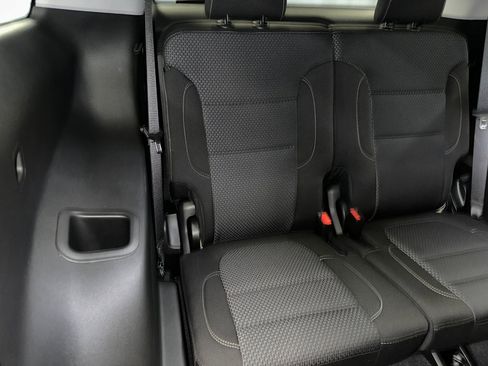 Certified 2023 GMC Acadia SLE w/ Driver Convenience Package image 30