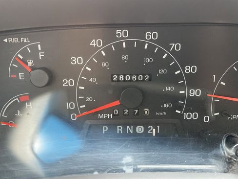 Used 2001 Ford F250 XLT image 25