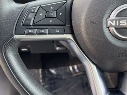 Used 2024 Nissan Kicks SV image 9