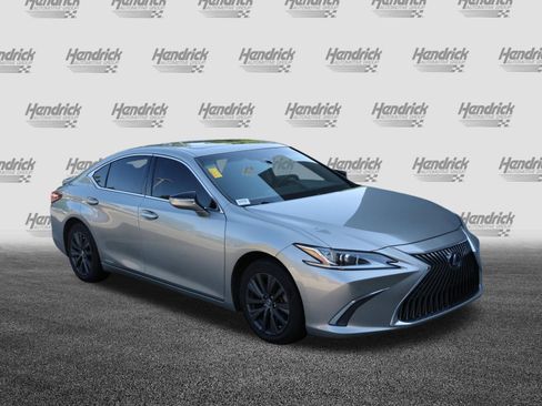 Used 2021 Lexus ES 300h w/ Premium Package FWD image 2