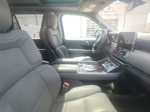Used 2018 Lincoln Navigator Reserve w/ Technology Package AWD/4WD image 14