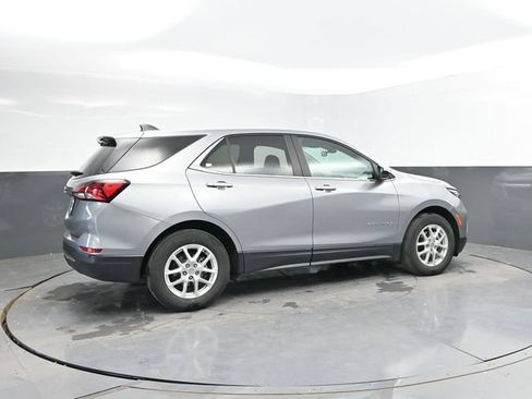 Used 2024 Chevrolet Equinox LT FWD image 2