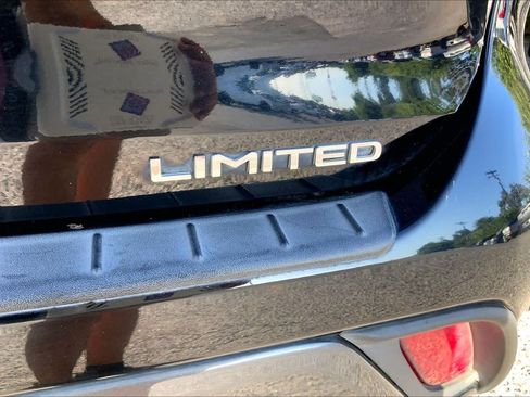 Used 2022 Toyota Highlander Limited FWD image 9