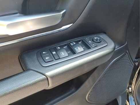 Used 2019 RAM 1500 Big Horn AWD/4WD image 18