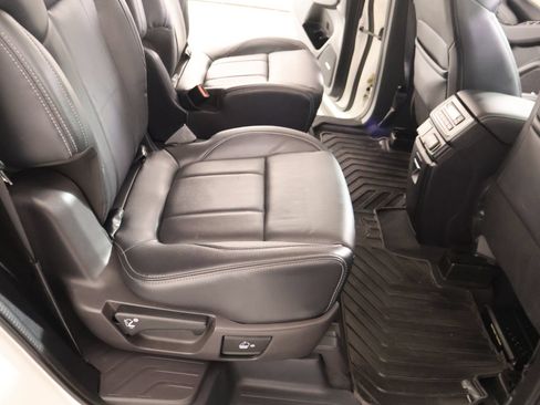 Used 2022 Subaru Ascent Limited w/ Technology Package AWD/4WD image 16