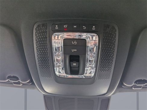 Used 2024 Mercedes-Benz GLS 450 4MATIC image 27