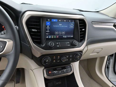Used 2023 GMC Acadia Denali w/ Denali Ultimate Package FWD image 19