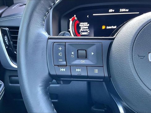 Used 2022 Nissan Rogue Platinum w/ Head-Up Display Package image 24