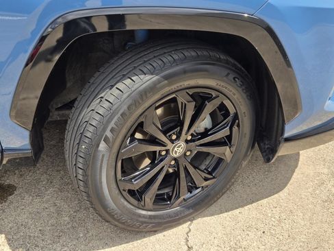 Used 2022 Toyota RAV4 XSE AWD/4WD image 6
