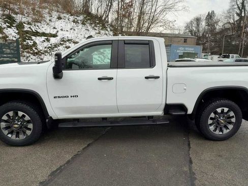 Used 2021 Chevrolet Silverado 2500 Custom w/ Custom Value Package image 6