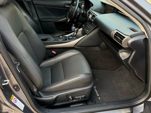 Used 2016 Lexus IS 200t RWD image 18