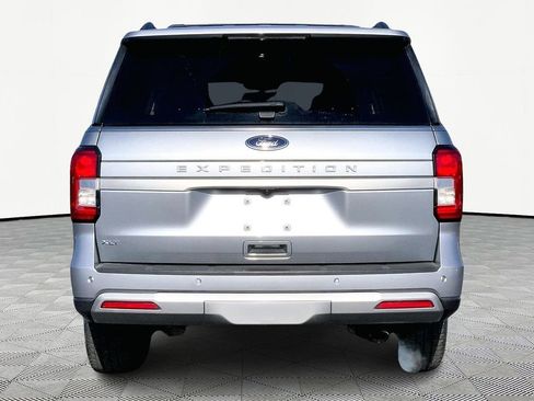 Used 2024 Ford Expedition XLT image 6