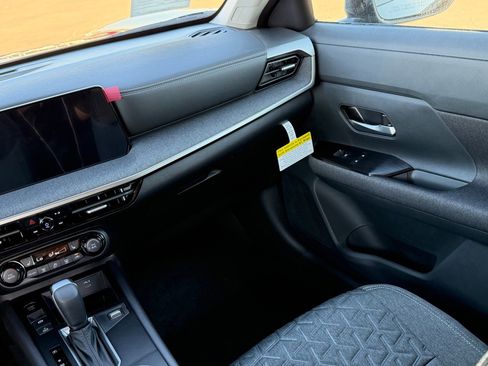 New 2026 Nissan Kicks SV w/ SV Premium Package image 10