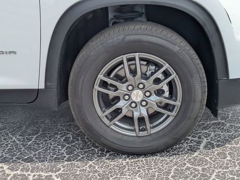 Used 2025 GMC Acadia Elevation image 12