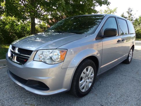 Used 2019 Dodge Grand Caravan SE FWD image 5