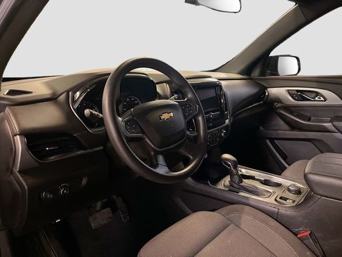 Used 2021 Chevrolet Traverse LS AWD/4WD image 9