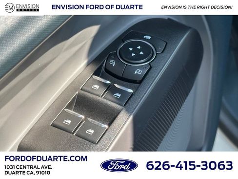 New 2025 Ford Maverick Lariat w/ Black Appearance Package image 13