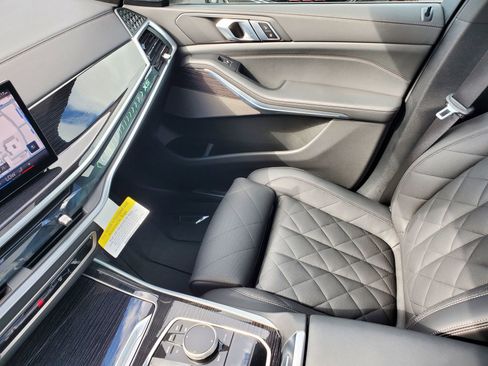 Used 2025 BMW X5 sDrive40i w/ M Sport Package image 26