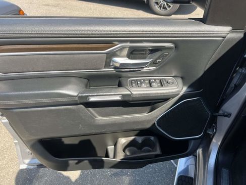 Used 2022 RAM 1500 Laramie AWD/4WD image 16