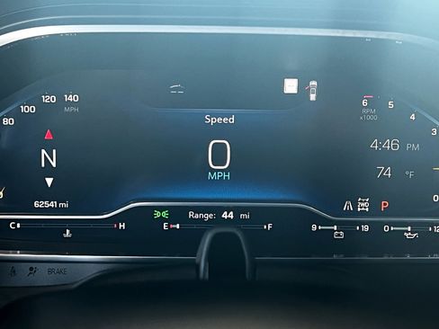 Used 2023 Chevrolet Suburban High Country w/ Advanced Technology Package image 17