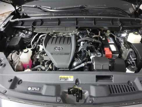 Used 2023 Toyota Highlander XLE image 36