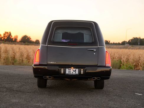 Used 2009 Cadillac DTS Hearse FWD image 91