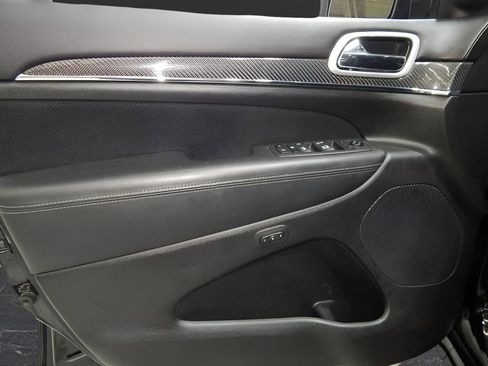 Used 2021 Jeep Grand Cherokee SRT image 10