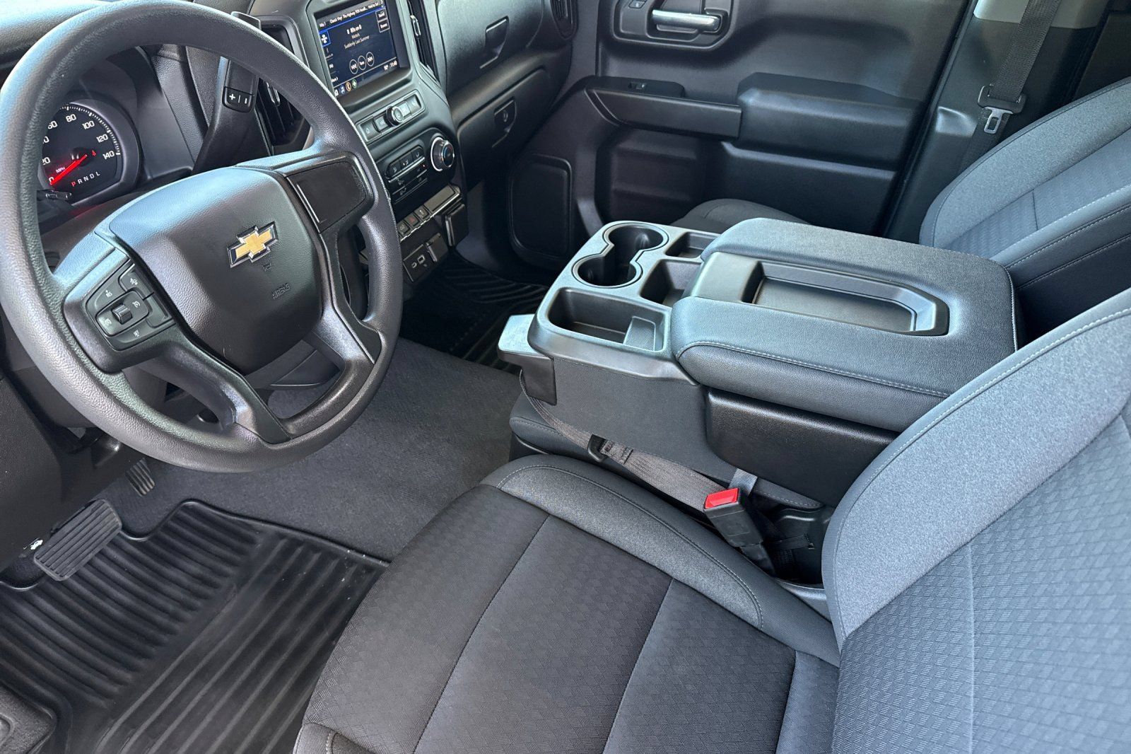 Used 2022 Chevrolet Silverado 1500 Custom w/ LPO, Dark Essentials Package AWD/4WD image 5