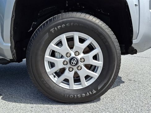 Certified 2025 Toyota Tacoma SR5 AWD/4WD image 9