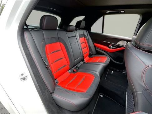 Used 2025 Mercedes-Benz GLE 53 AMG 4MATIC image 17