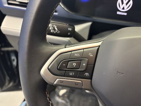 Used 2024 Volkswagen Taos SE image 15