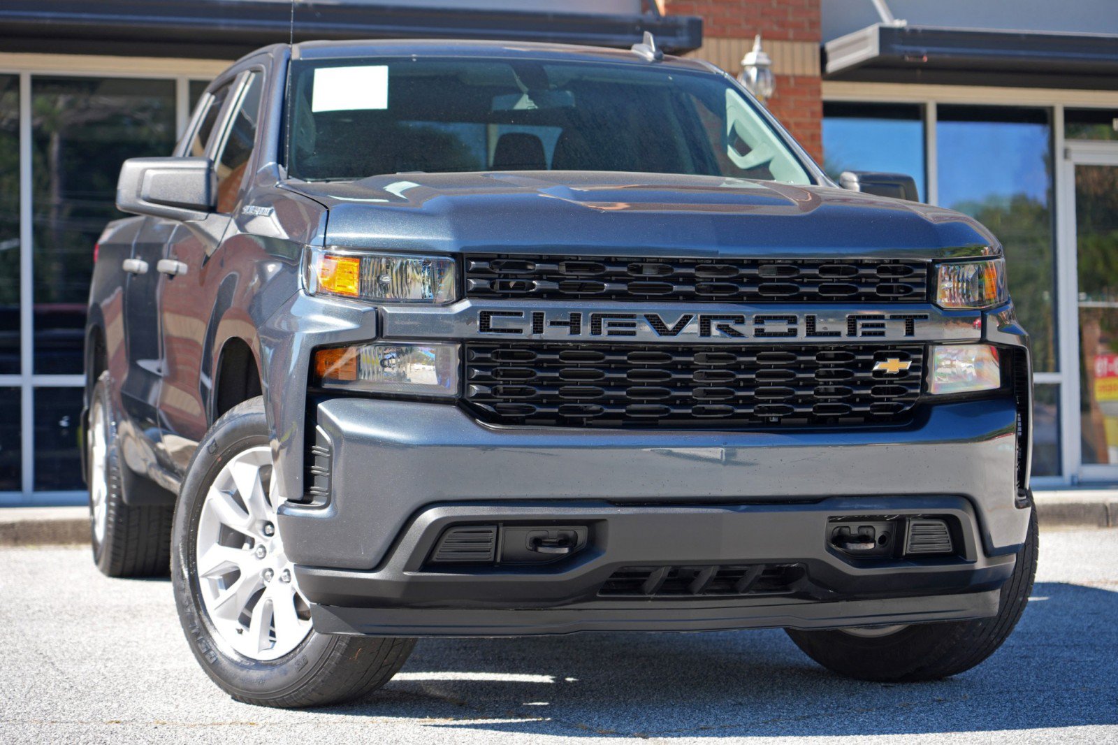 Used 2020 Chevrolet Silverado 1500 Custom w/ Custom Value Package AWD/4WD image 2